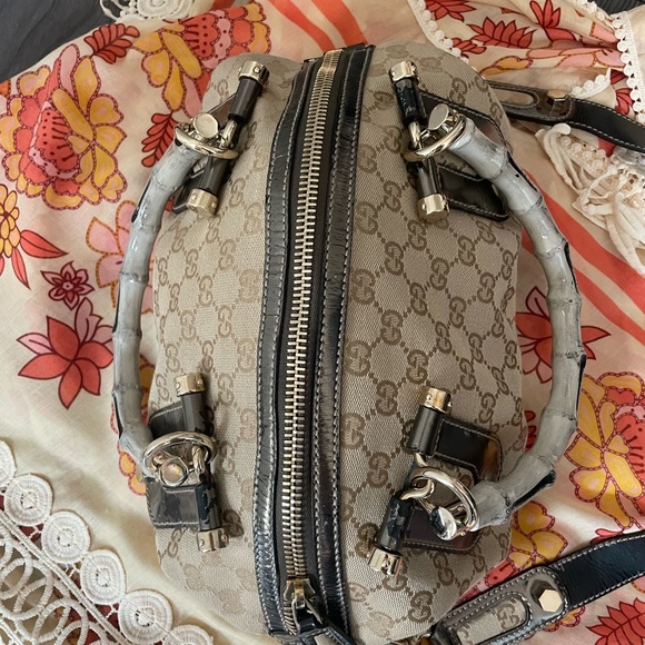 Authentic GUCCI Brown GG Monogram Shoulder Crossbody Bag - Picture 16 of 17